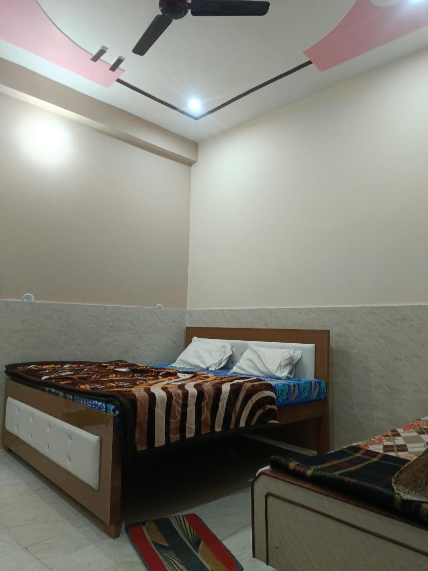 Shree Hari Guest House Ayodhya Eksteriør bilde